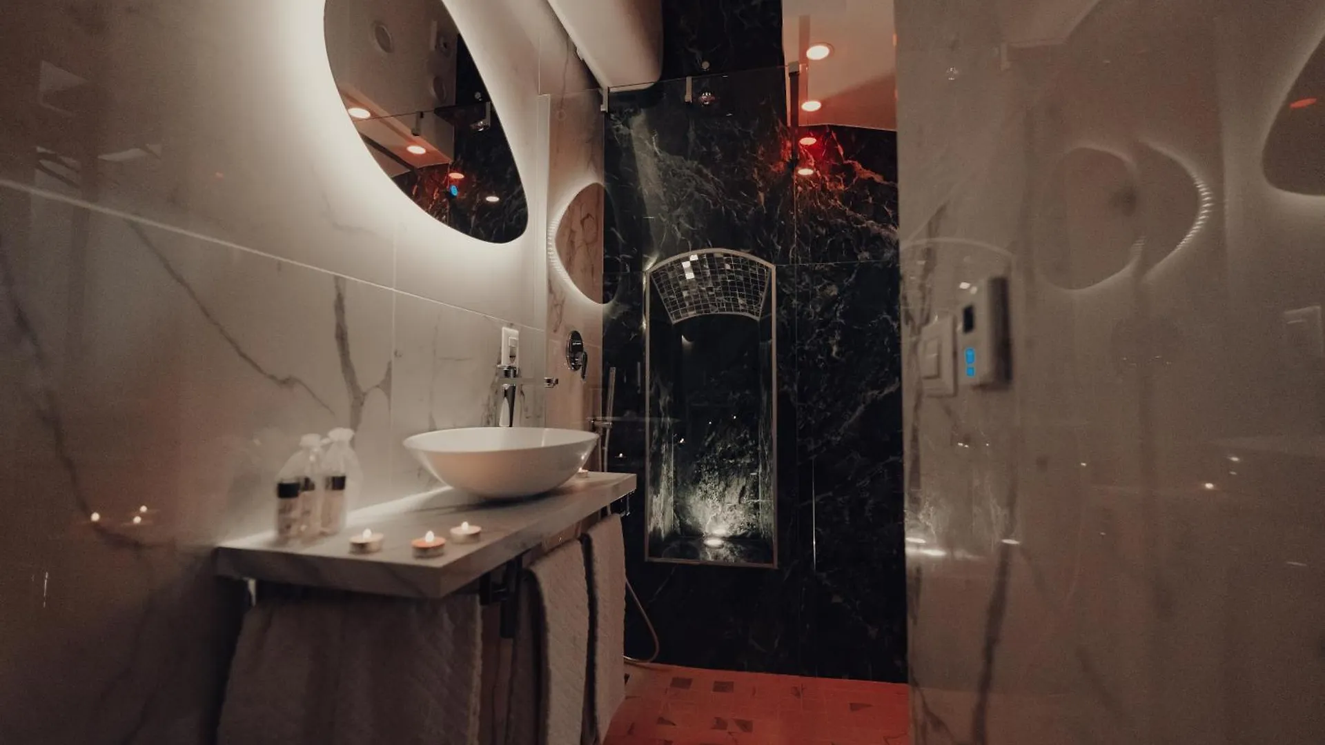 Bed & Breakfast Mirror Suite Roma Jacuzzi Colosseo Monti