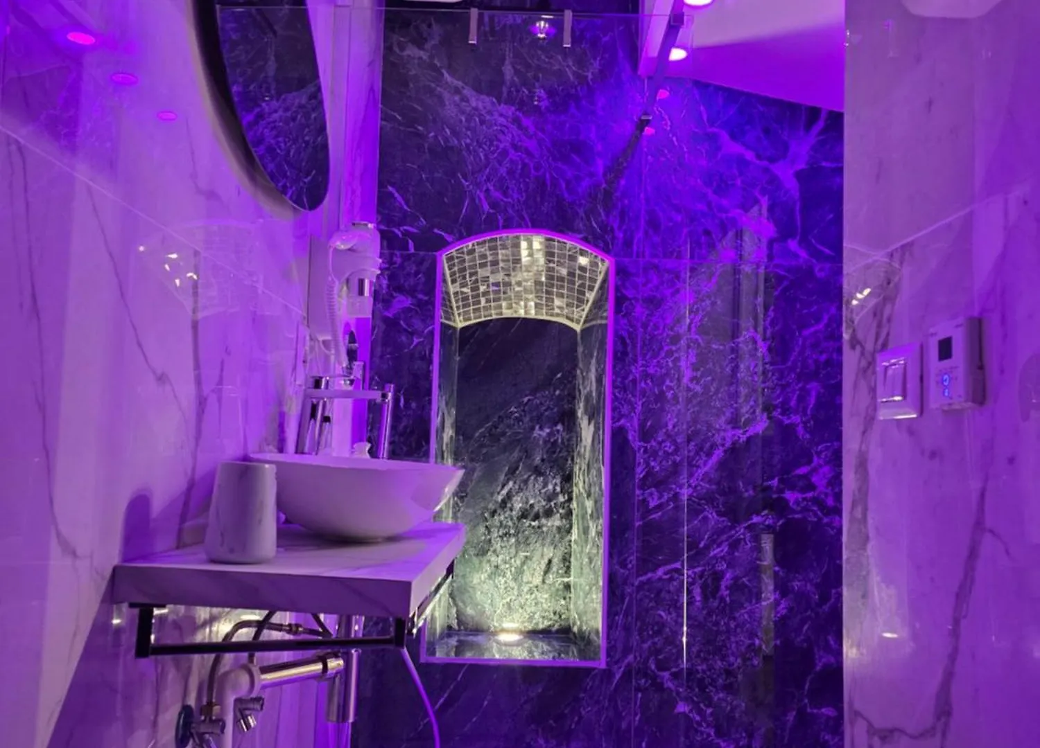 Mirror Suite Roma Jacuzzi Colosseo Monti 0*, רומא